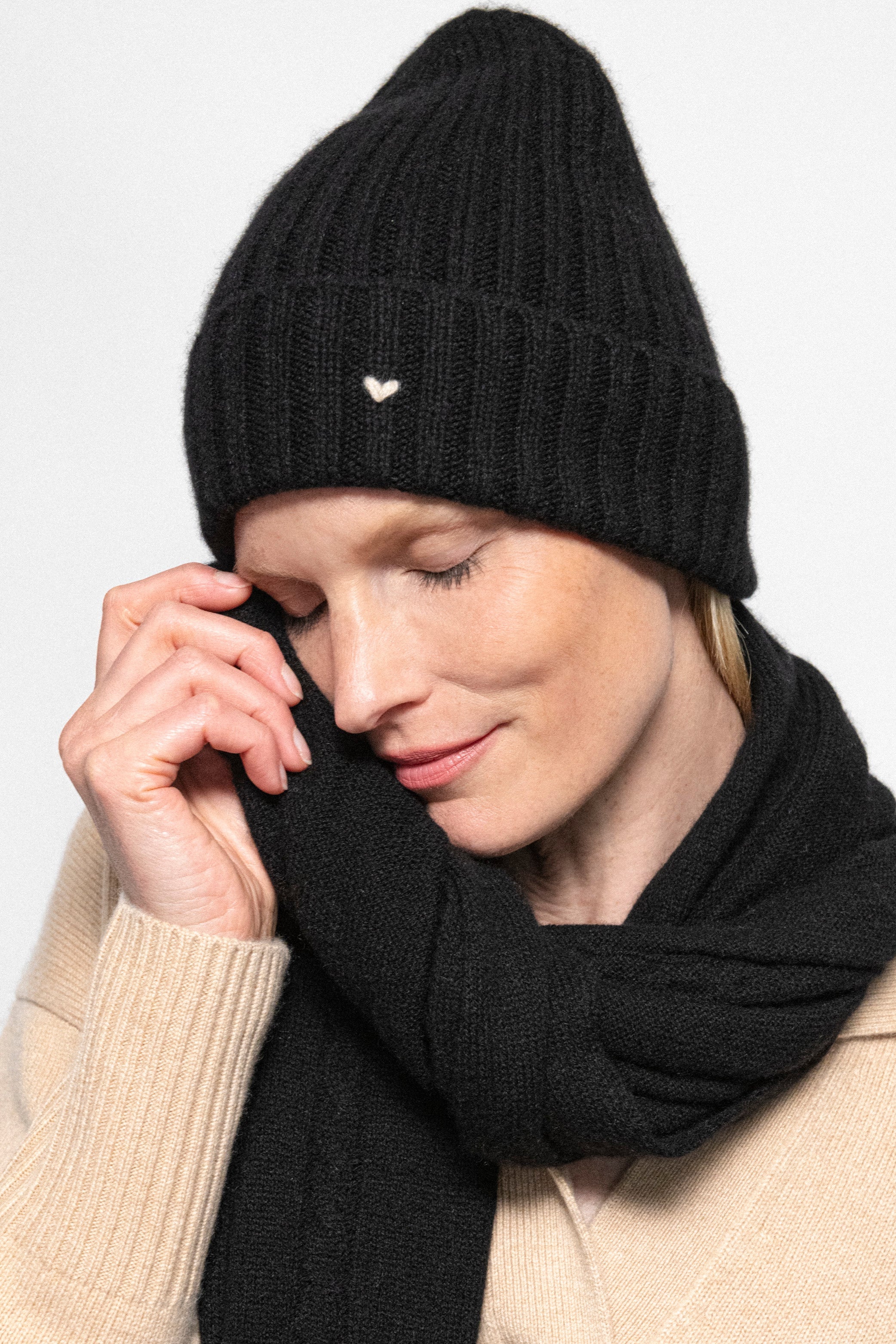 The Rib Beanie – Black