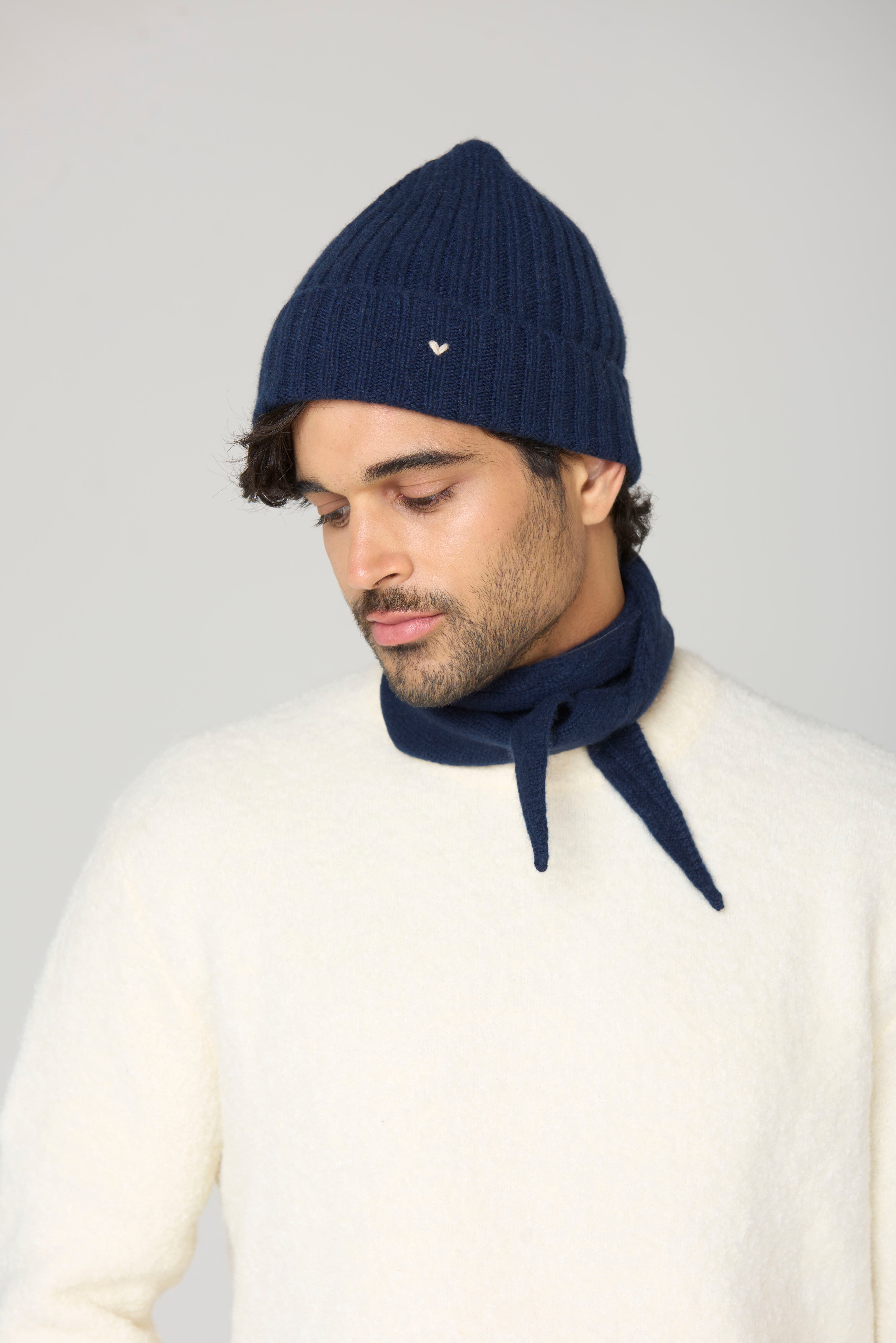 The Rib Beanie – Navy