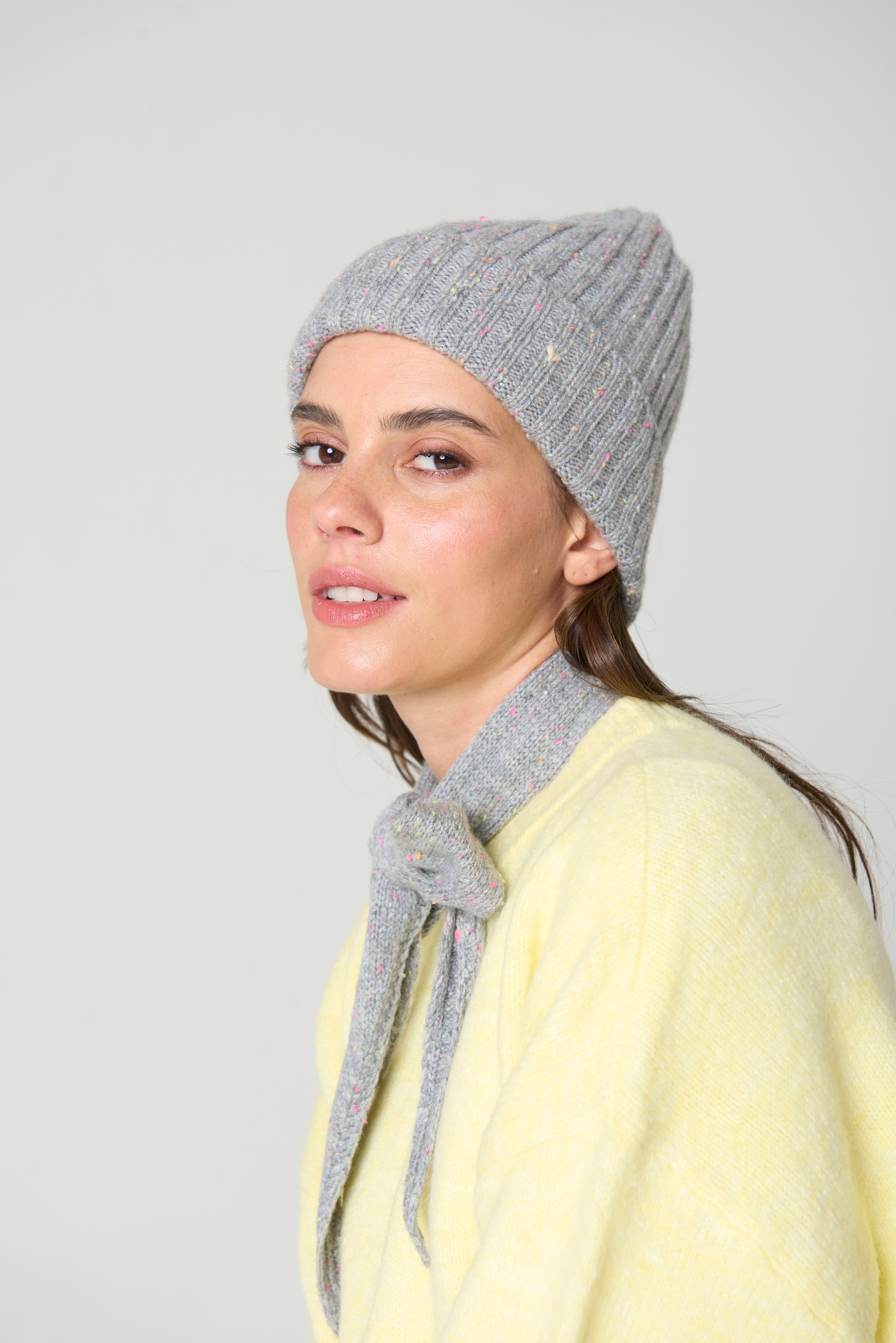 The Rib Beanie – Grey Confetti