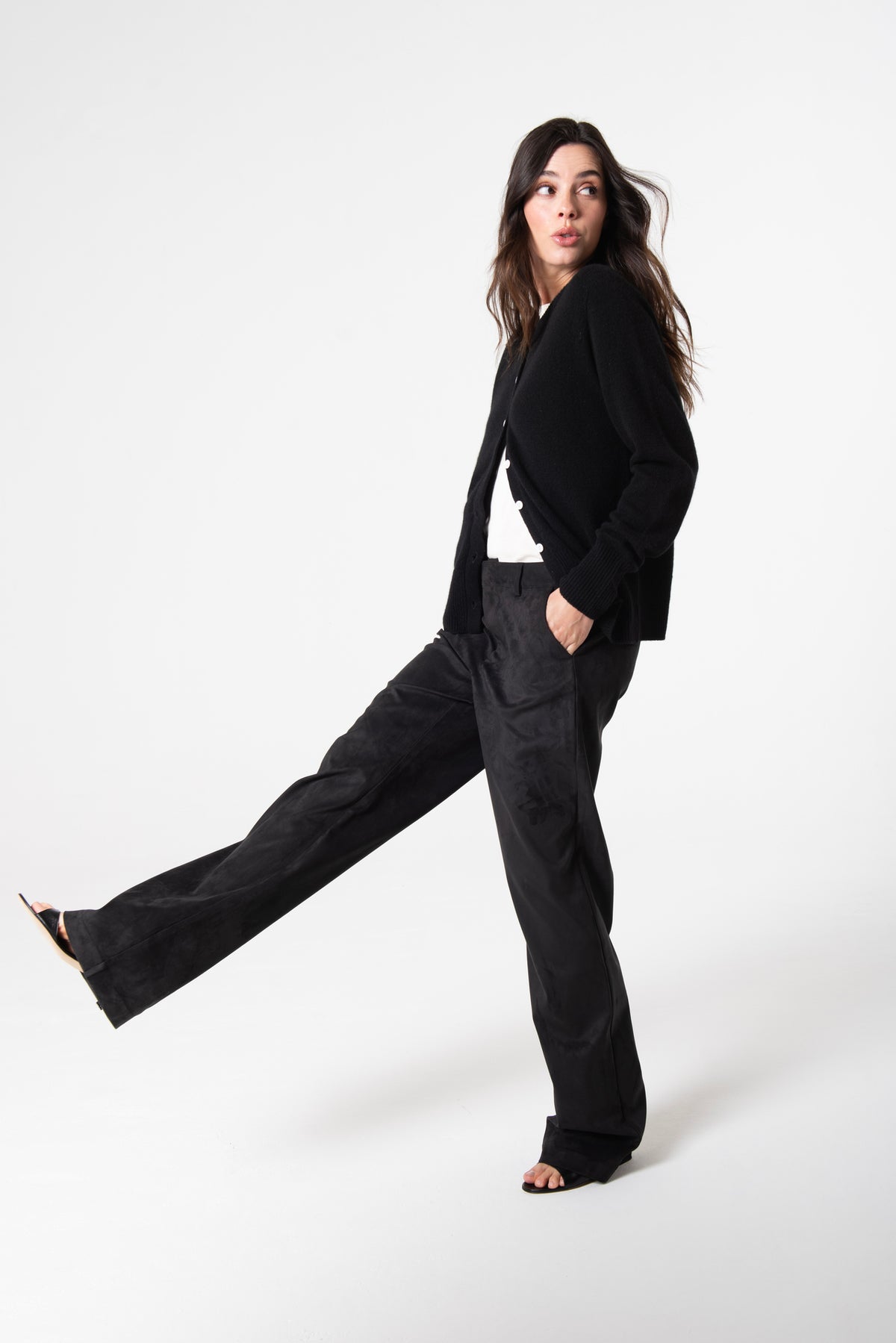 Halle Cardigan in Cashmere - Black