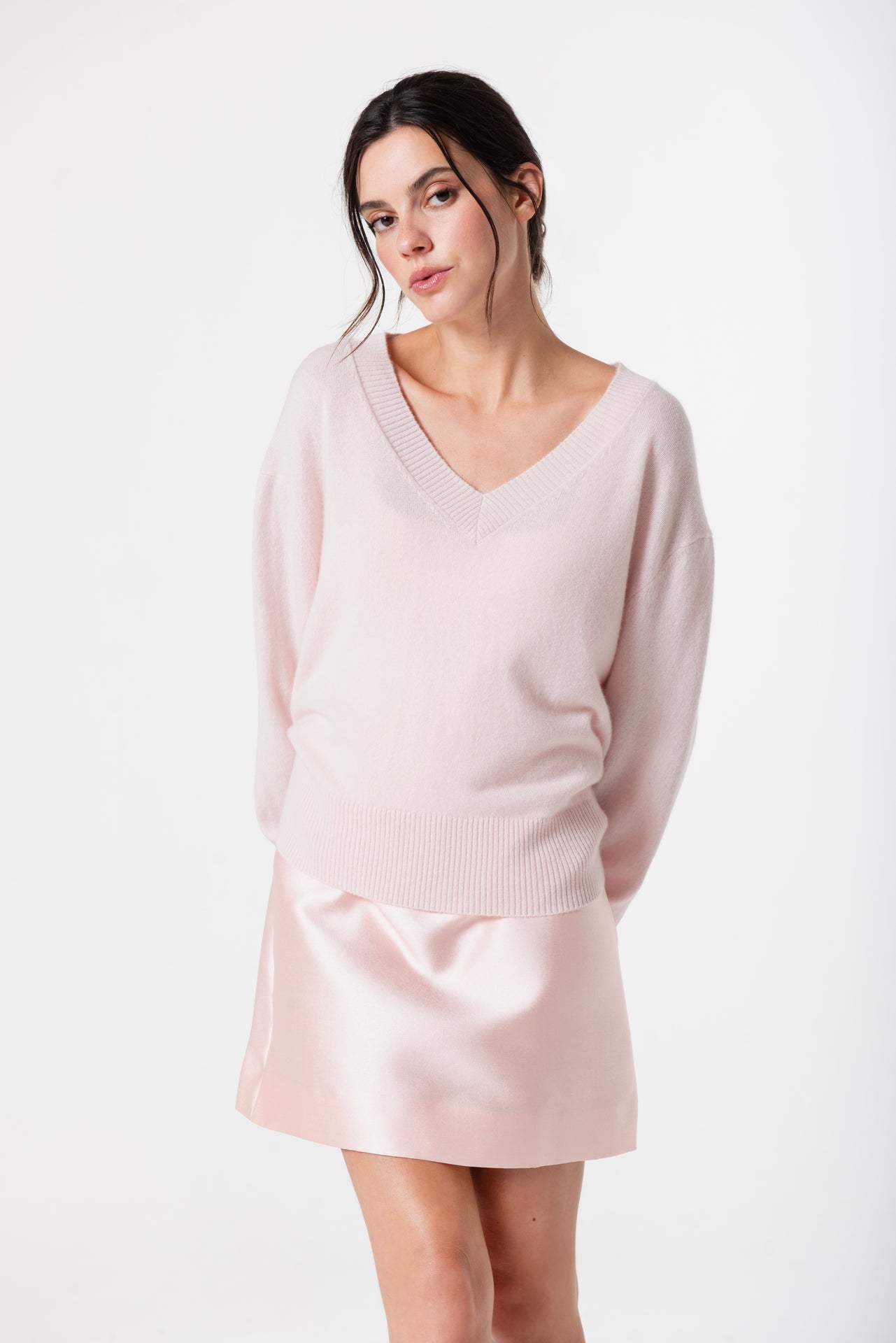 Allie V-Neck in Cashmere - Petal