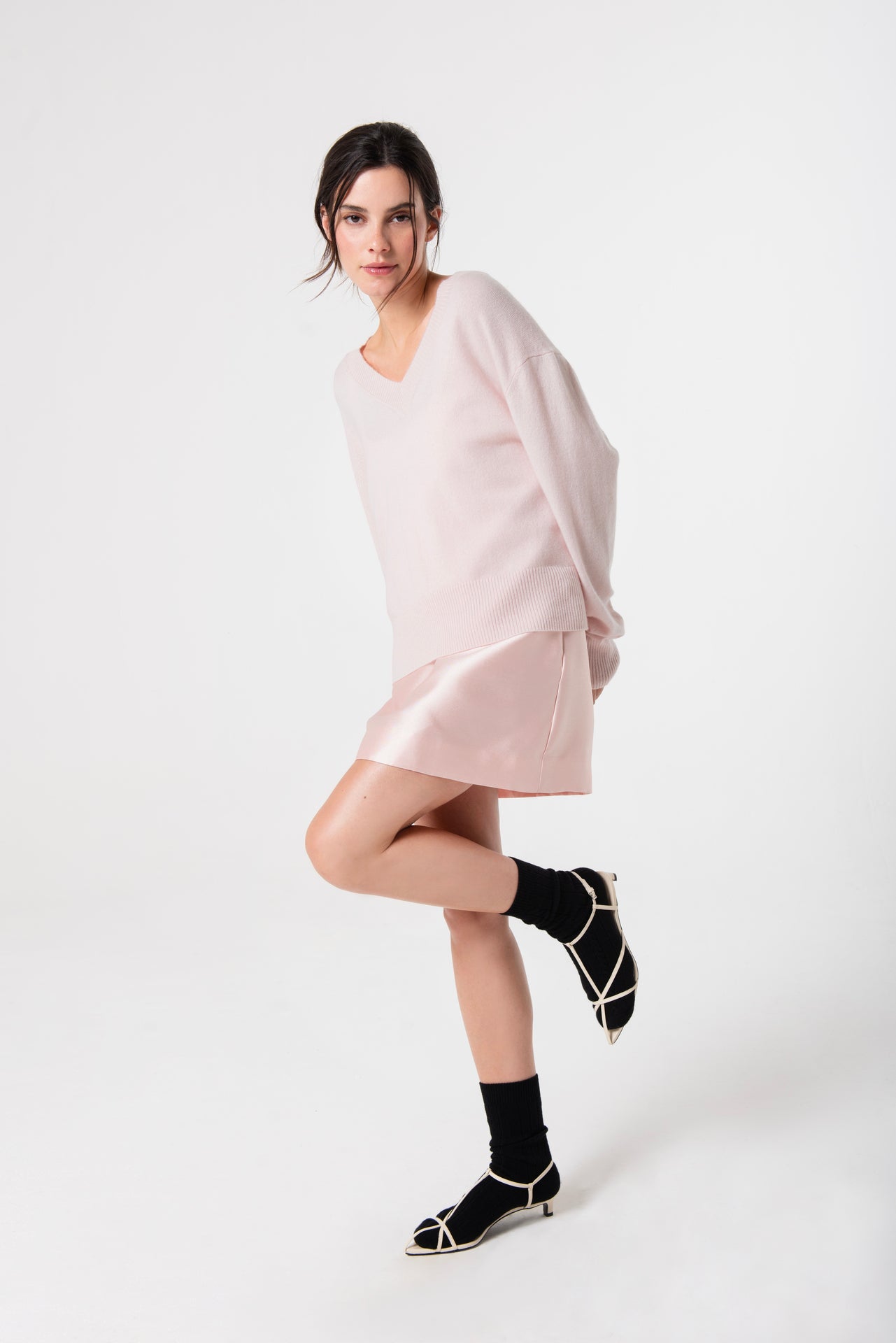 Allie V-Neck in Cashmere - Petal
