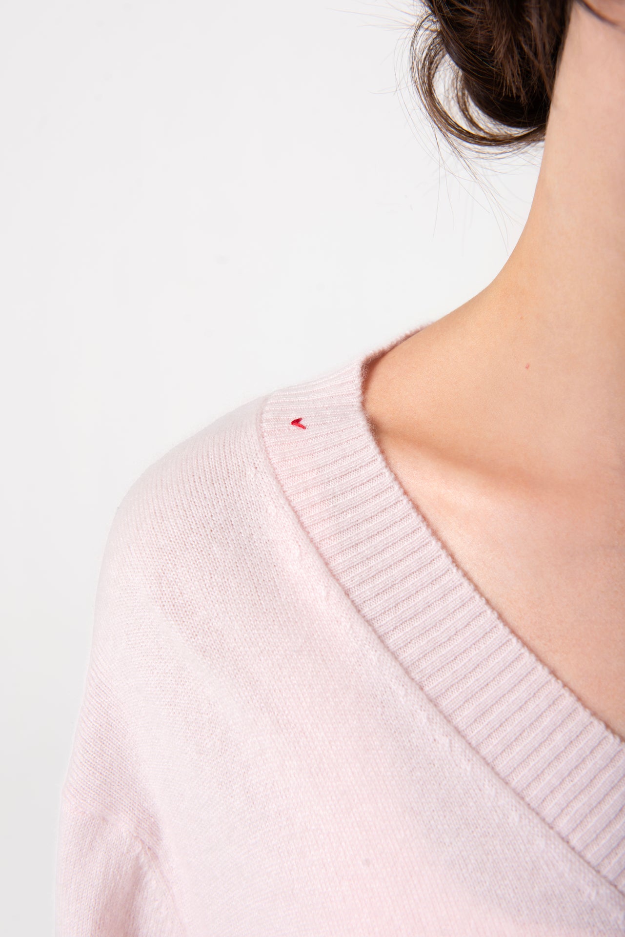 Allie V-Neck in Cashmere - Petal