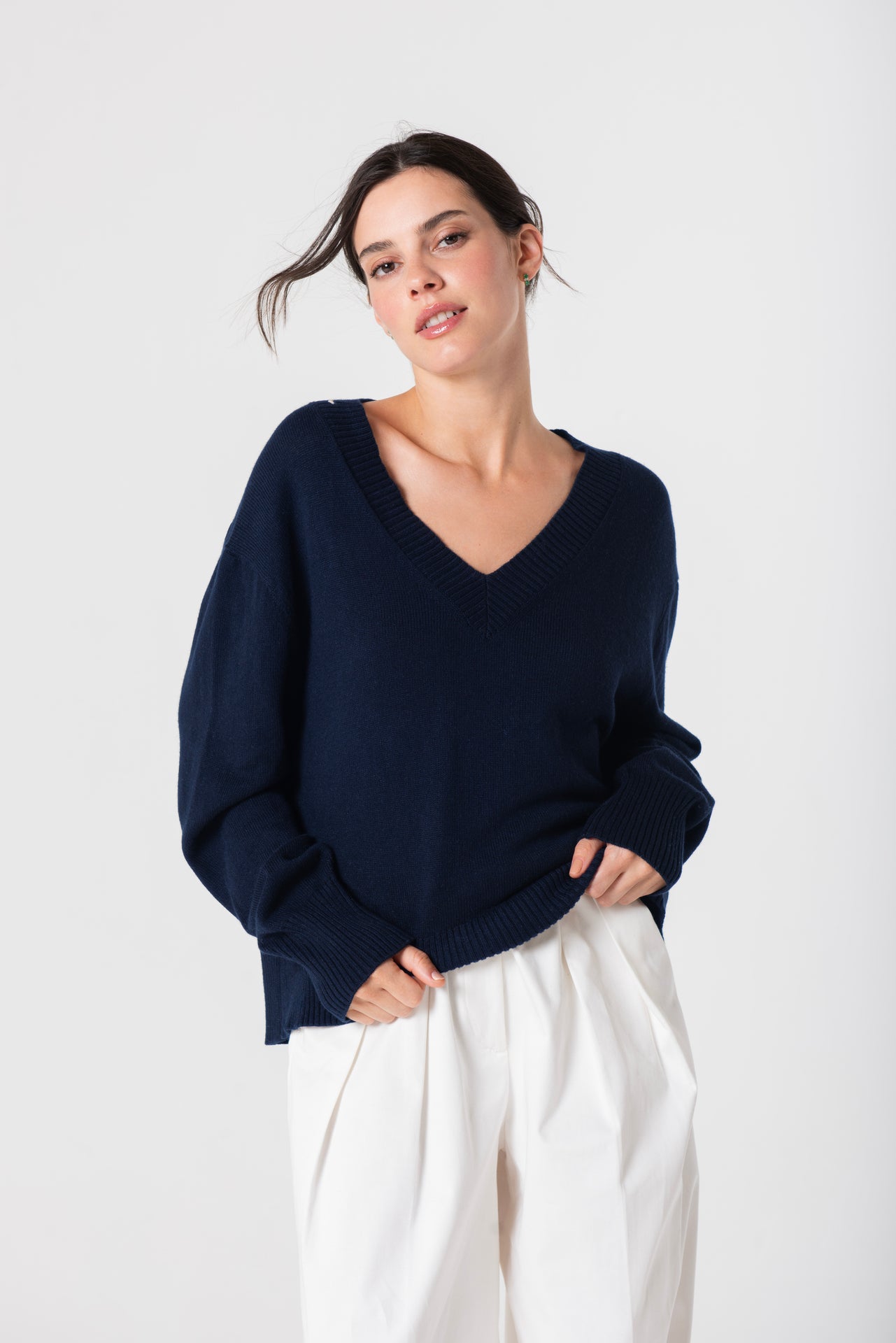 Allie V-Neck in Linen - Navy