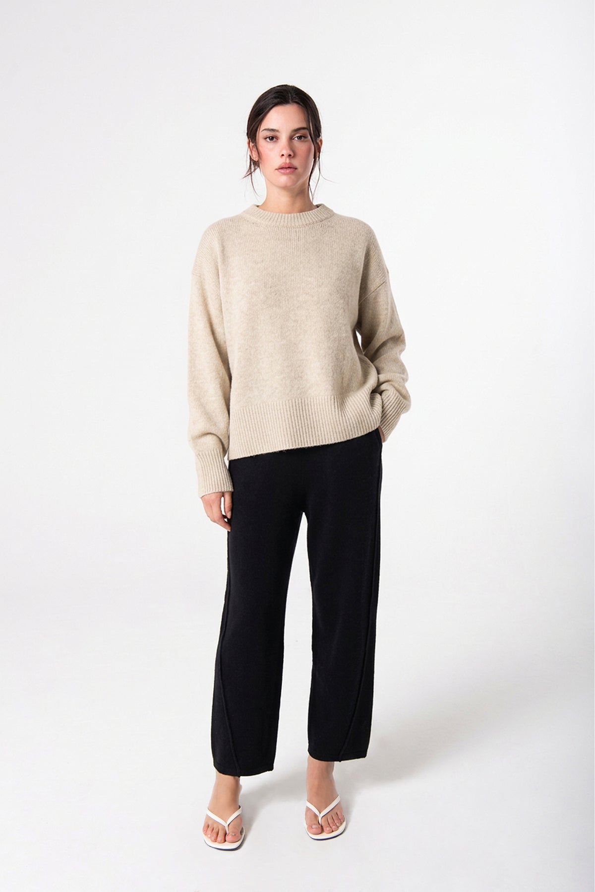 Zoé Barrel in Cashmere/Wool - Black