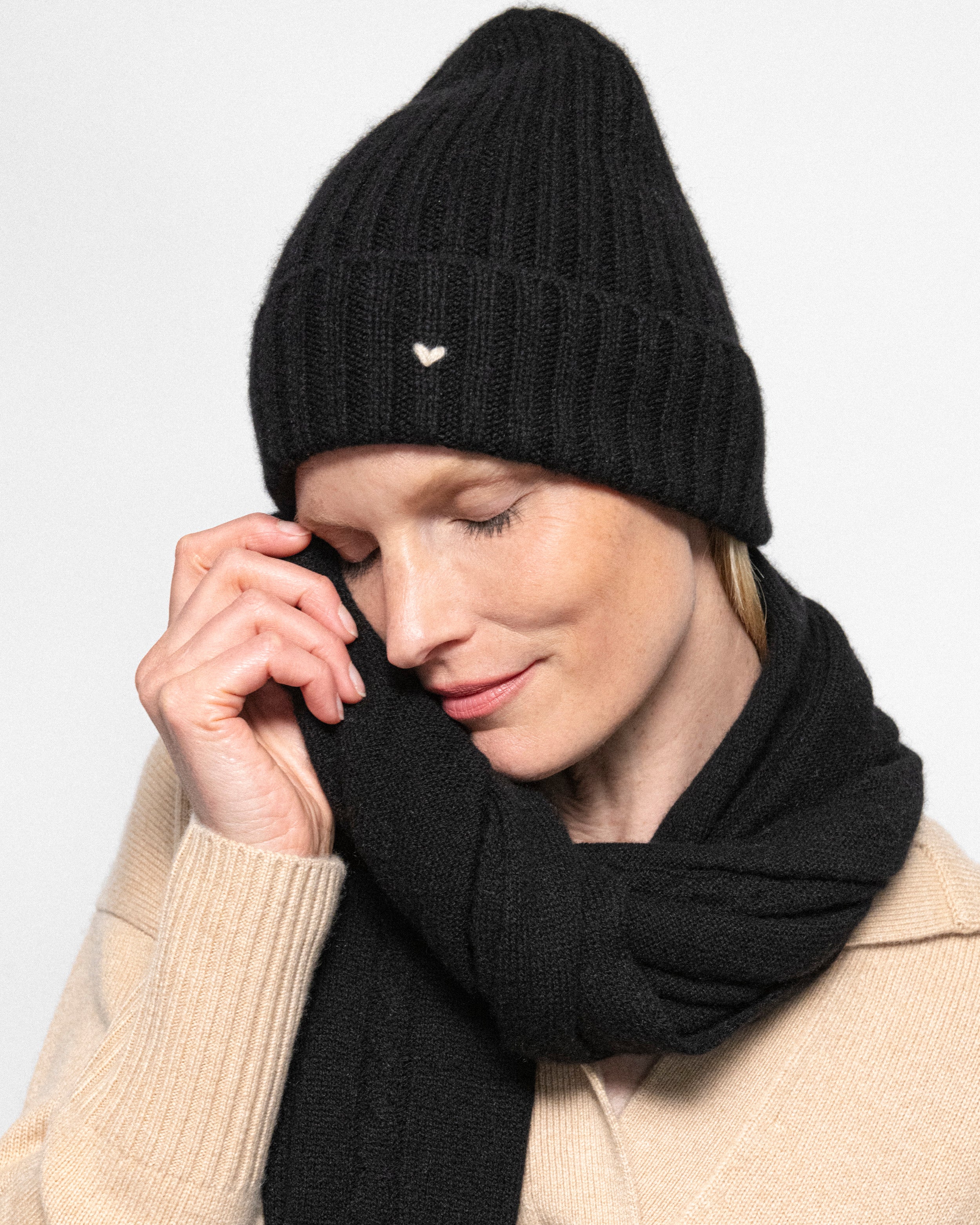 The Rib Beanie – Black