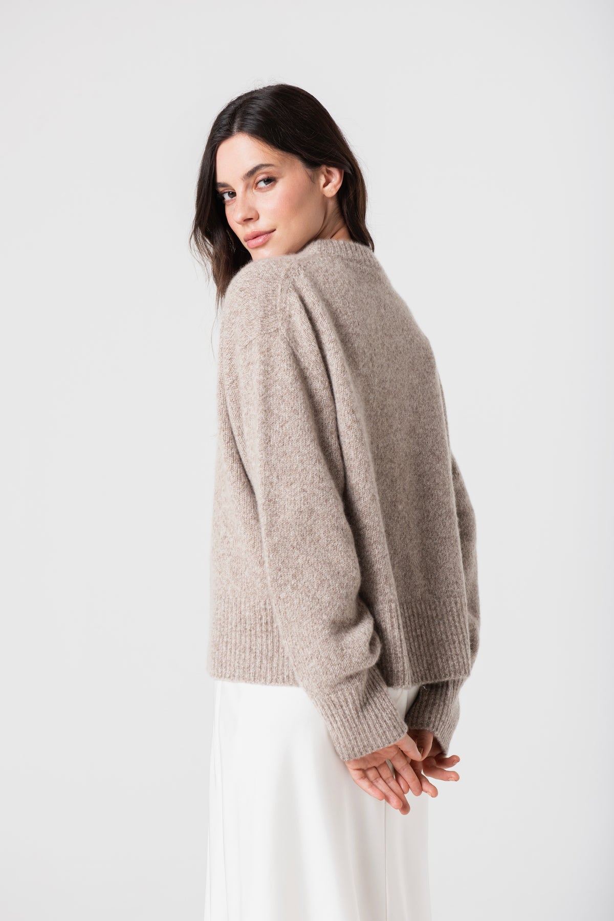 Emma Crew in Silk-Cashmere - Fawn