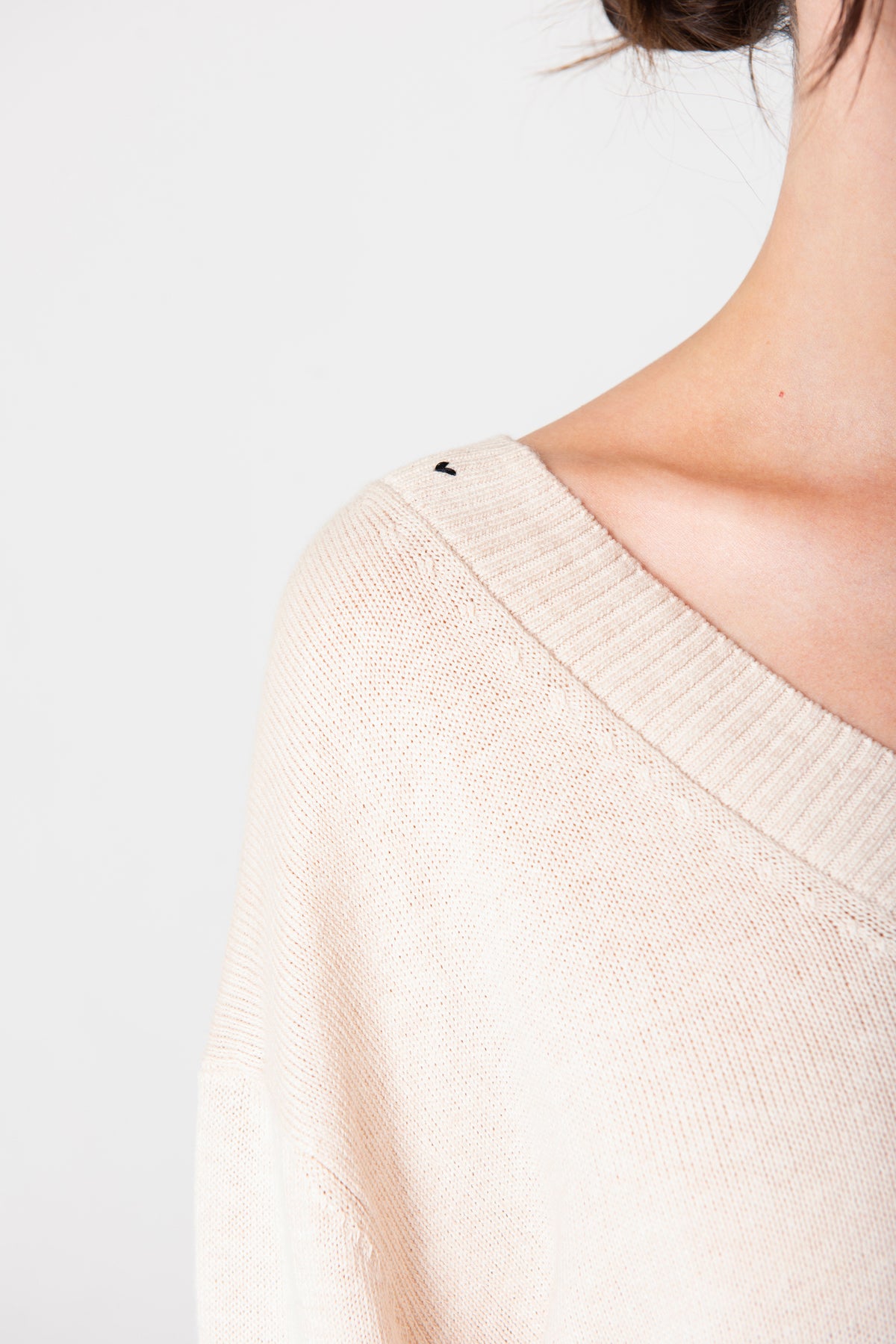 Allie V-Neck in Cashmere - Oatmeal
