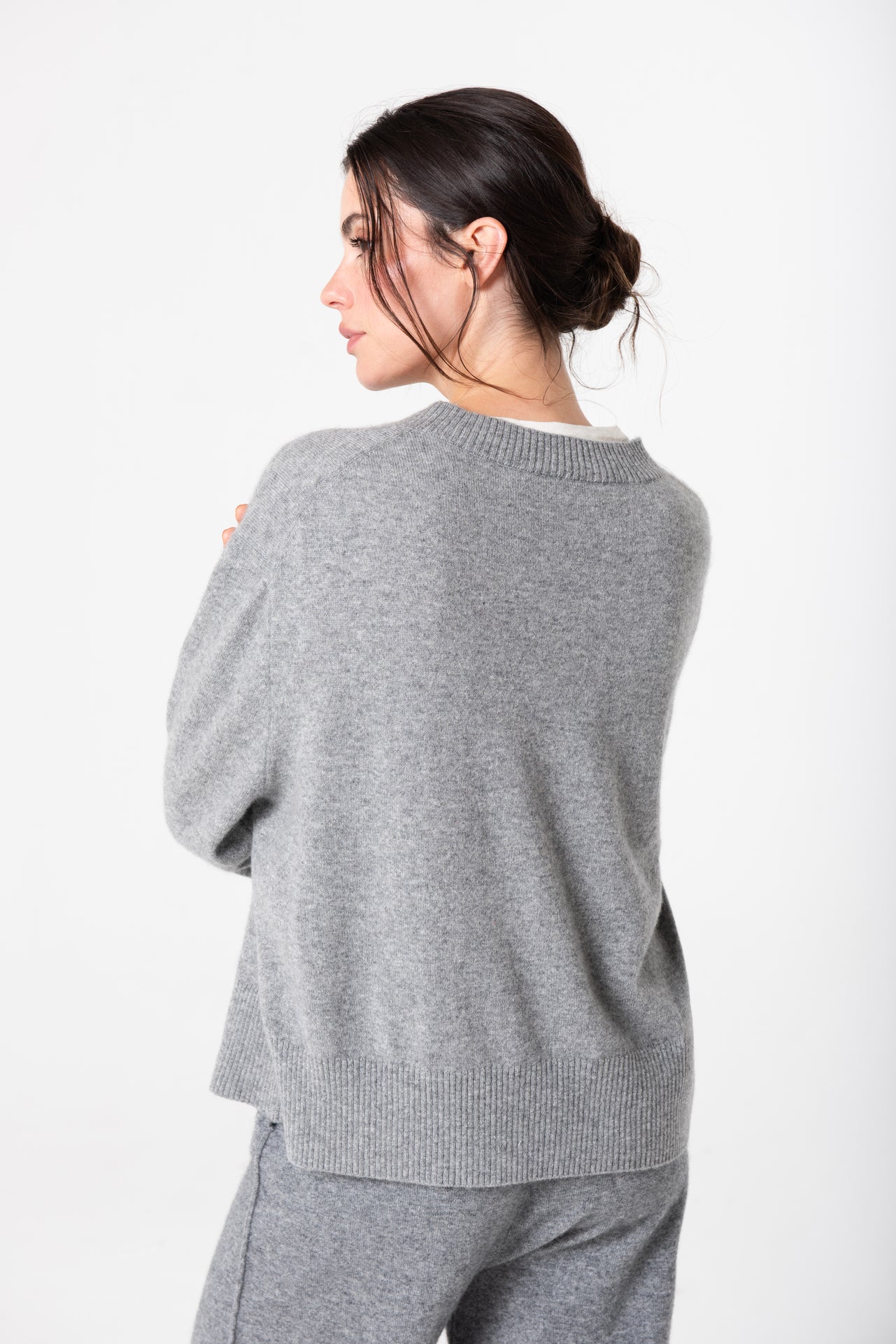 Allie V-Neck in Cashmere - Grey